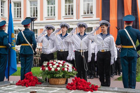 Торжественное шествие Российского университета транспорта (МИИТ) в честь павших героев во времена Великой Отечественной войны
