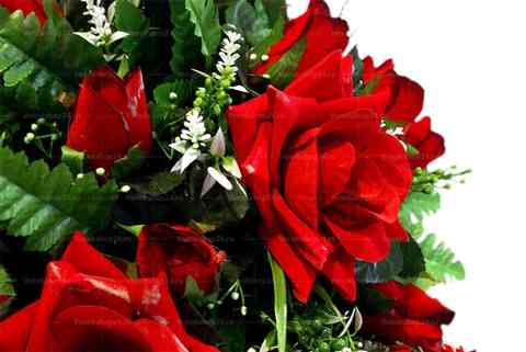 Венок из искусственных цветов герберы, гвоздики, розы, антуриумы