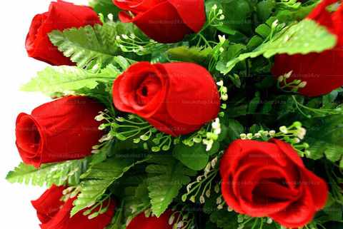 Венок из искусственных роз