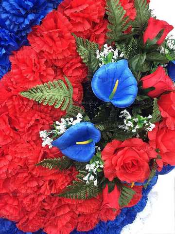 Венок из искусственных цветов розы, гвоздики, лилии