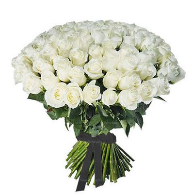 Траурный букет из 30 белых роз (70см)