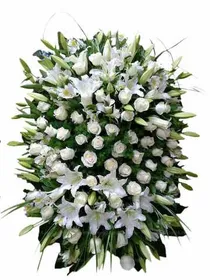 Венок на похороны из живых цветов №27