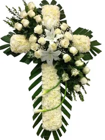 Крест из живых цветов №8