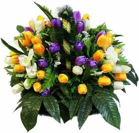 Траурная корзина из искусственных цветов "Лукошко" №1