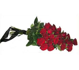 Траурный букет из 24 бордовых роз