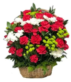 Ритуальная корзина из красных гвоздик и белых хризантем