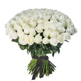Траурный букет из 50 белых роз (70см)
