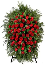 Траурный венок из живых цветов №12
