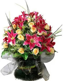 Траурная корзина из искусственных цветов "Элит Ладья большая №17